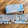 blanco_azul-pack Keycaps ISO Español - Blanco + Azul Cielo PBT XDA