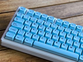 azul-cerca Keycaps ISO Español - Azul cielo PBT XDA