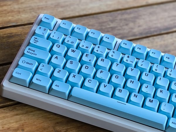azul-cerca Keycaps ISO Español - Azul cielo PBT XDA