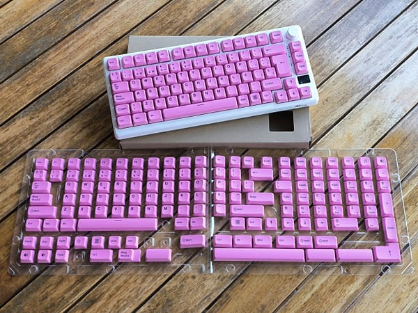 rosa-pack Keycaps ISO Español - Rosa PBT XDA