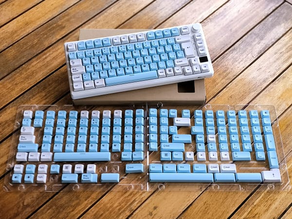 azul_cielo-pack Keycaps ISO Español - Azul Cielo + Blanco PBT XDA
