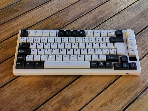 blanco_negro-frontal Keycaps ISO Español - Blanco + Negro PBT XDA