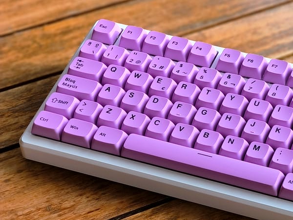 lavanda_cerca-2 Keycaps ISO Español - Lavanda PBT XDA