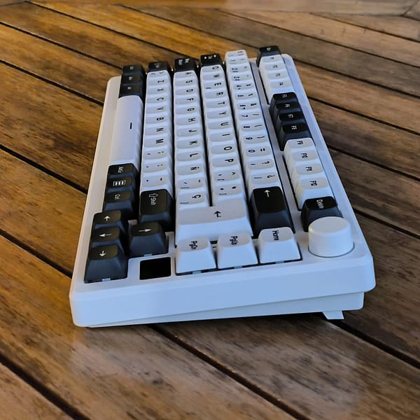 blanco_negro-lateral Keycaps ISO Español - Blanco + Negro PBT XDA